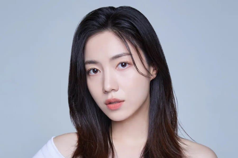 Ryu Hwayoung Announces Wedding 💍💫