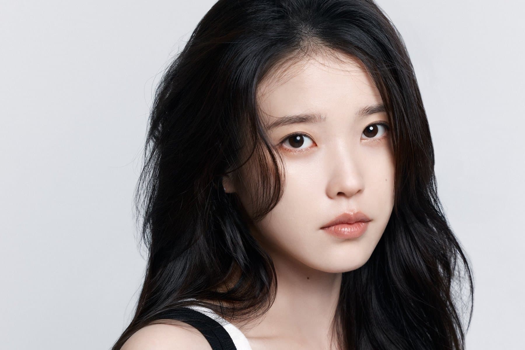 IU Shines in Stunning New Profile Photos